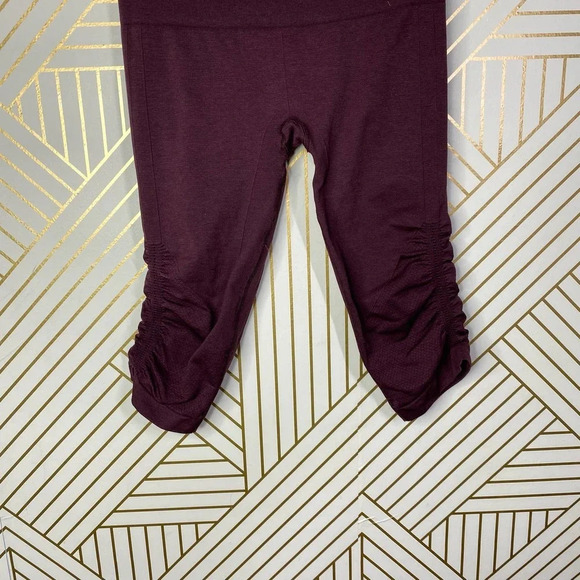 Lululemon In The Flow Crop II Heathered Bordeaux Drama Seamless Size US 8 - Picture 4 of 11